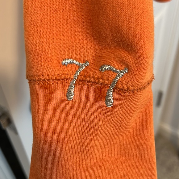 American Eagle women’s zip up hoodie - Picture 4 of 7